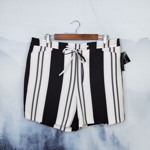 INC Nolita Stripe Black White Shorts Women's XL NWT International Concepts
